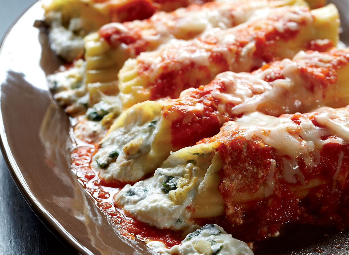 Spinach-artichoke tomato sauce manicotti with spicy